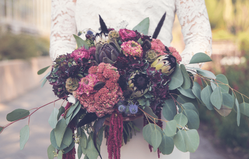 trending fall bridal bouquets