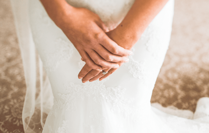 our favorite wedding dress shopping tips