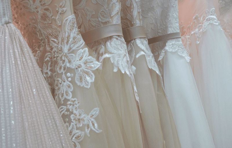 shopping for your wedding dress during the week