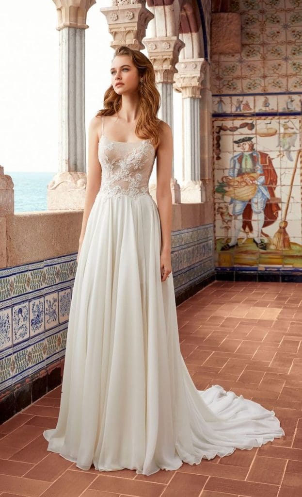 Phoebe Friends elegant wedding dresses