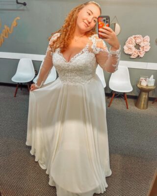 $99 Wedding Dresses!? Starts tomorrow! Kicking off September with a bang🎉 Come check out our selection of $99 dresses sizes 8-26! Walk-ins welcome, appointments appreciated! 💖

Gowns pictured: 
1st: Gertrude size 18 originally $1,299
2nd: Bailey size 16 originally $1,050

#plussizeweddingdress #fittedweddingdress #alineweddinggown #laceweddingdress #labordaysale #gretchensbridalgallery #indybride #midwestwedding