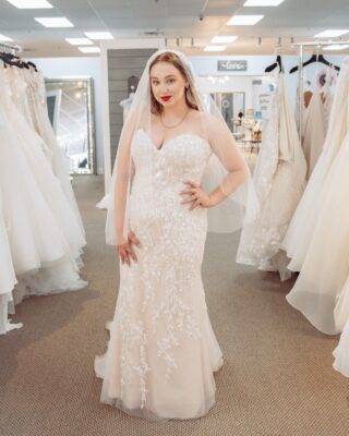 @maggiesotterodesigns  popped off with the detail on this blush wedding gown 😍 

Gown Pictured: Khaleesi 

#fittedweddingdress #beadedweddingdress #midwestbride #weddinginspo #2023bride #indybotique #womanownedbusiness #indysmallbusiness