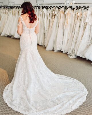 Best part about this @morileeofficial gown is the detachable sleeves! 💖 The perfect dress for any season! ✨

Gown pictured: Reagan by @morileeofficial 

#2023bride #indianawedding #indybride #weddinginspo #indybridalboutique